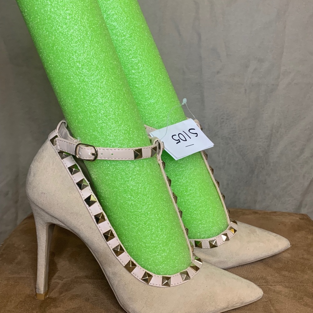Wild Diva T Strap stilettos Sz 7